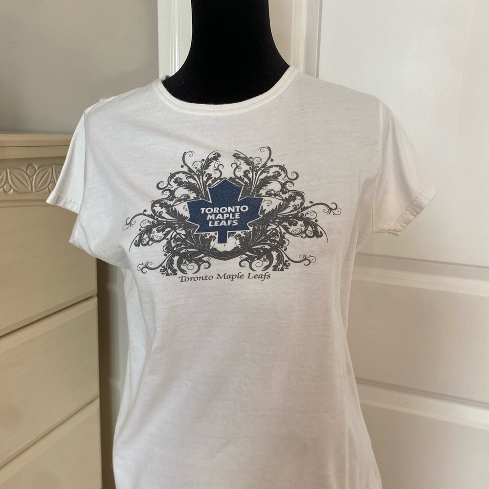 Vintage Y2K Toronto Maple Leafs Women's White Graphic Tee | Size L